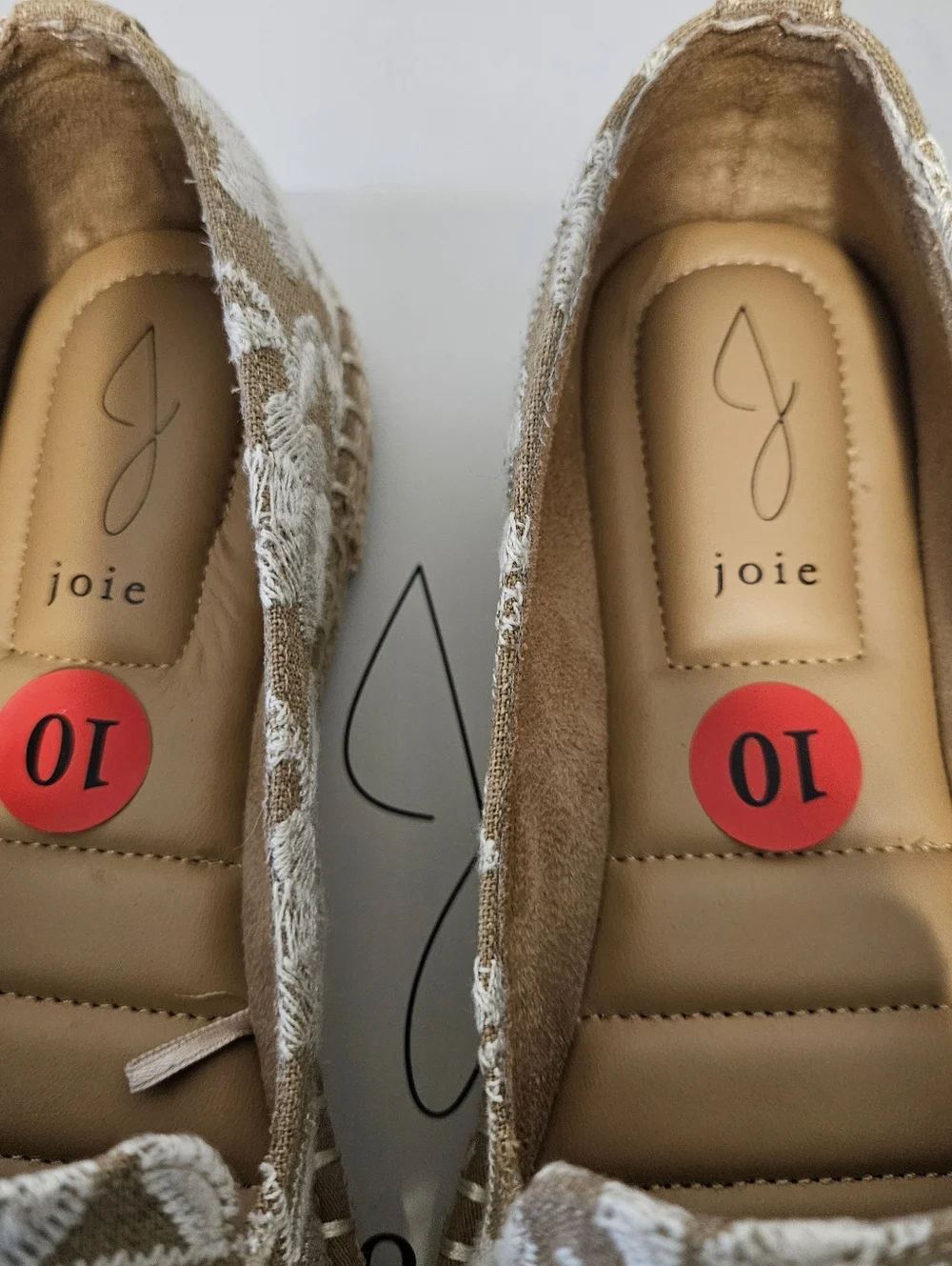 JOIE Cara-BF Beige and White Floral Embroidered Espadrille‎ Slip-Ons Size 10